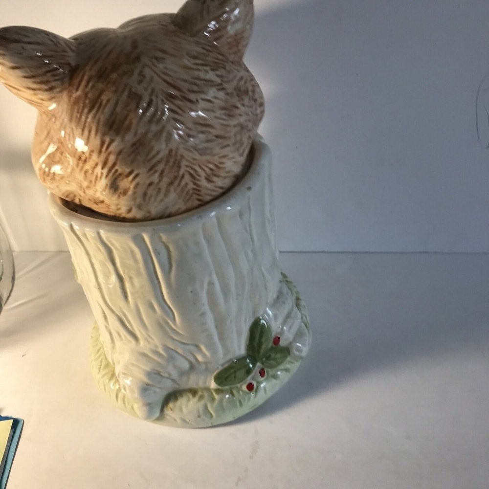 Vintage Cetamic Racoon In Tree Stump - Picture 3 of 3